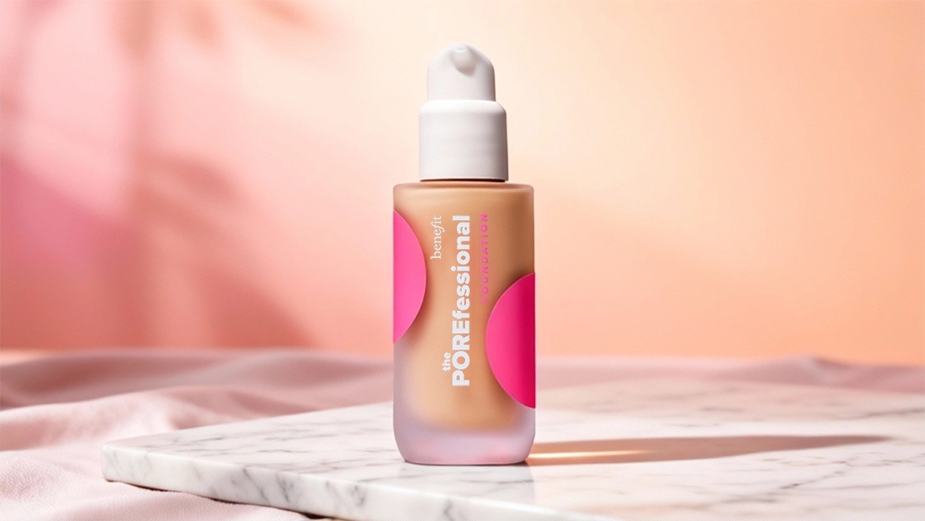 POREfessional Foundation Packaging